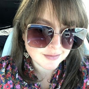 Meet your Posher, Candice